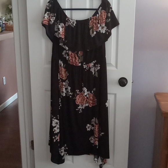 Dress - Picture 2 of 3